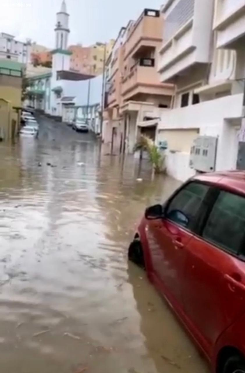 معاناة أهالي حي الشطبة بالطائف حيال الأمطار