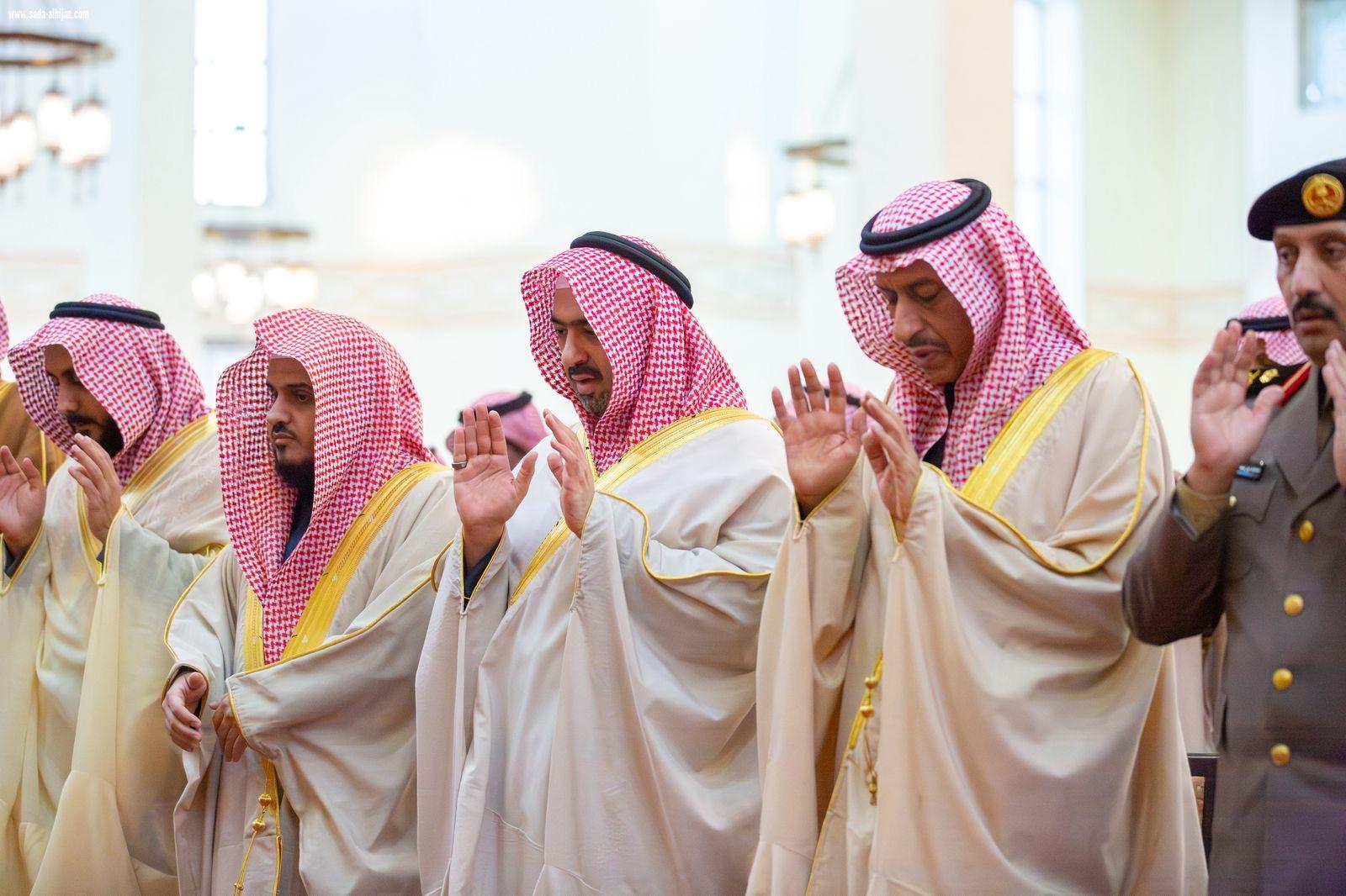 نائب أمير منطقة تبوك يؤدي صلاة الاستسقاء  