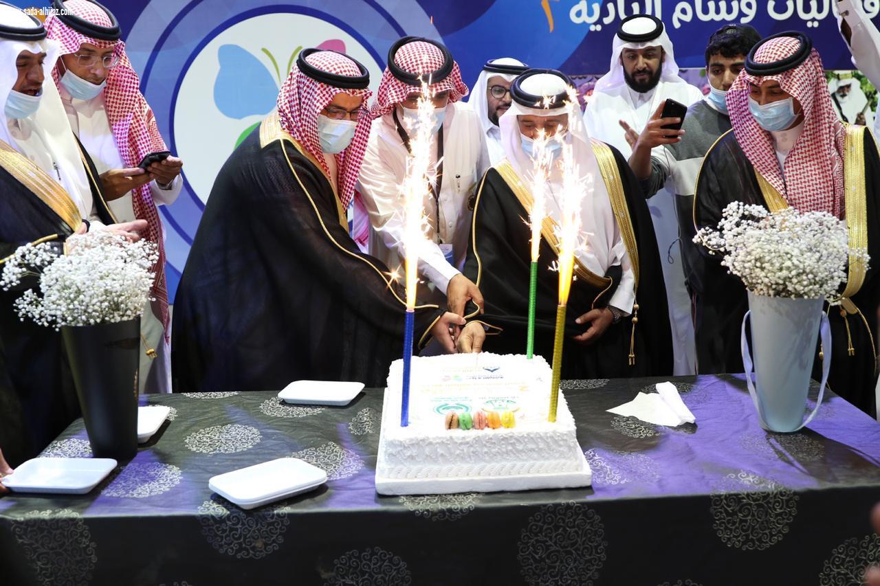 بحضور وكيل إمارة منطقة الباحة وأمين المنطقة  وسام البادية 2  تختتم فعاليتها مسكاً بفراشة المندق  