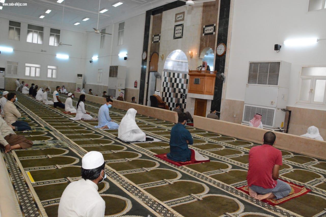 رفع التهنئة للقيادة بمناسبة شفاء خادم الحرمين الشريفين وخروجه من المستشفى    وسط إجراءات احتزازية.. محافظ صامطة يؤدي صلاة عيد الأضحى بجامع العليا