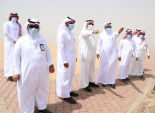 أمين عسير يتفقد محافظة محايل ويقف على عدد من المشروعات