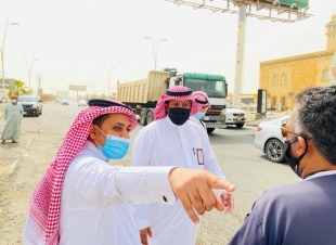 محافظ الدرب يقف على أعمال تطوير مثلث الدرب 