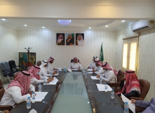 المجلس البلدي  بمحافظة بيش يعقد جلسته العادية الستون