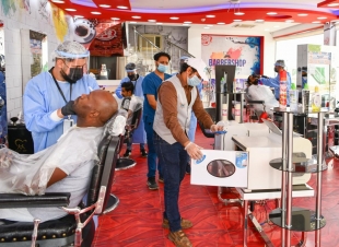 أمانة منطقة جازان تكثف جولاتها الرقابية على صوالين الحلاقة ومشاغل التجميل النسائية