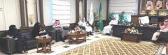 مدير عام التطوير بوزارة الموارد البشرية والتنمية الاجتماعية يتفقد فرع المدينة