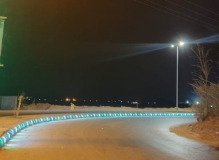 بلدية صوير  تنفذ وسائل السلامة المرورية في الشوارع و الميادين
