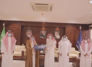 وكيل جامعة حائل للتطوير والأعمال يستقبل أمين عام جائزة الأميرة صيتة بنت عبد العزيز للتميز في العمل الاجتماعي