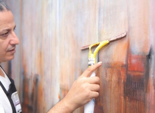 التركي يفتتح معرض الأحفورة للعبلان بجاليري نسما 