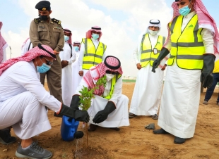 غرس 200 شتلة ومعالجة التشوهات البصرية برعاية التركي بلدية مركز القفل تطلق عدة مبادرات وأنشطة تزامناً مع اليوم العالمي للتطوع 2020م