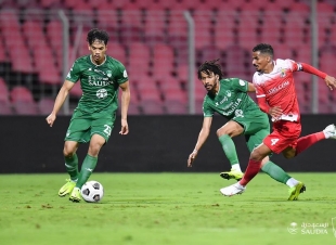 بالإربعه الأهلي يمزق الوحدة 