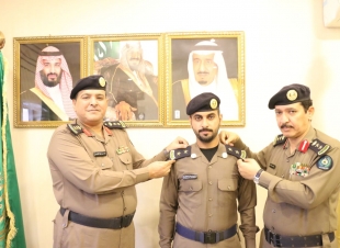 مدير مدني مكة مكة يقلد الضباط رتبهم الجديدة 