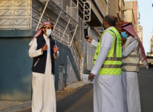 مستشفى الملك عبدالعزيز وشركاء النجاح يواصلون أعمالهم التوعوية في مبادرة صحتكم تهمنا