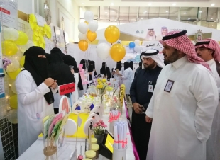 محافظ الداير يدشن فعالية حملة التثقيف الصحي بالأمراض المستوطنة