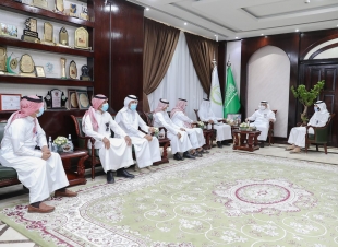 أمين الجوف يناقش تذليل معوقات المشروعات البلدية بطبرجل وإيصال الخدمات للقرى