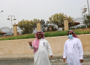 محافظ الداير يتفقد ميدانيا المشاريع البلدية ويوجه بمضاعفة الجهود لإنجاز المشاريع التنموية لخدمة المواطنين