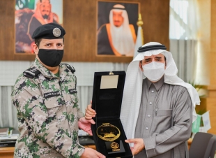رئيس جامعة الباحة يلتقي بمدير عام السجون بالمنطقة