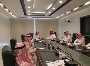 محافظ الداير  يلتقي مدير عام مياه جازان لمتابعة مشاريع المياه بالمحافظة ومشروع سقاية مزارع البن . 