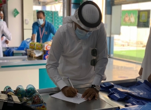 بلدية مركز السهي تنفذ جولات لمتابعة الإجراءات الاحترازية وتغلق 4 محلات