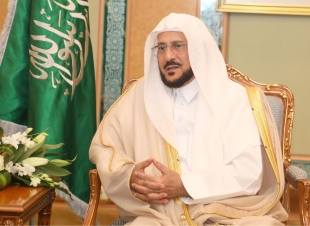 رفع الشكر للملك سلمان بتوجيهه الكريم بدراسة فتح مسجد قباء طوال اليوم وزير الشؤون الإسلامية د. عبداللطيف آل الشيخ