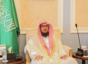 نائب وزير الشئون الاسلاميه: الخيانه في صدر الاسلام لم تكن معروفه الا من المنافقين ومن اعظم الجرم خيانة المسلمين وامامهم. 