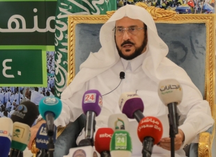 وزير الشؤون الإسلامية خلاص مؤتمر صحوزير الشؤون الإسلامية خلال  مؤتمر صحفي من يحاول إثارة البلبلة أو إزعاج الحجاج والتشويش عليهم آثم في الدنيا والآخرة..  