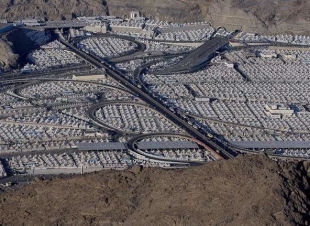 مشعر منى.. تاريخ ومكانة دينية فيه نحَر الرسول هديه وشهد أول بيعة بالإسلام