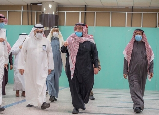 سمو أمير القصيم يقف على جاهزية مركز لقاح كورونا بالمنطقة