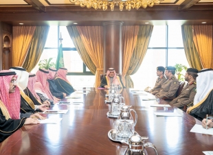 أمير تبوك يترأس اجتماع الإدارات الحكومية والخدمية لمتابعة استعدادات شهر رمضان  