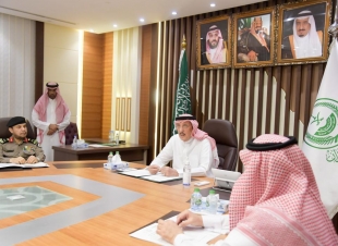سمو أمير منطقة جازان يطلع عن بعد عبر  الاتصال المرئي- على أعمال شركة أرامكو بالمنطقة والإجراءات الوقائية المنفذة  