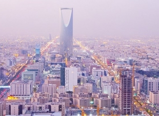 بأمر  كورونا.. مظاهر سلبية تذوب وسط مجتمع المملكة