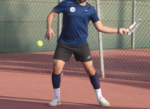 تنطلق غدا الخميس بطولات الدوري الممتاز للدرجة الاولي والناشئين والصعود للتنس بالشرقية