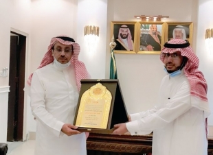 العميشي يزور محافظ الكامل لتهنئته بمناسبة تعيينه محافظًا لمحافظة الكامل