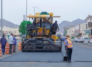 المدينة: إلزام مقاول بإعادة سفلتة طريق وتحميله التكاليف