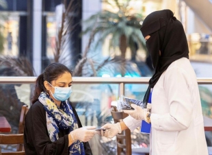 أمانة منطقة جازان تنفذ مبادرة لتوزيع الكمامات الطبية والقماشية 