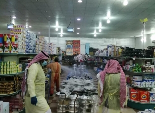 بلدية تربه تغلق محطة وقود ومحلات تجاريه للاشتباه بالعاملين بها بإصابتهم بفيروس كورونا